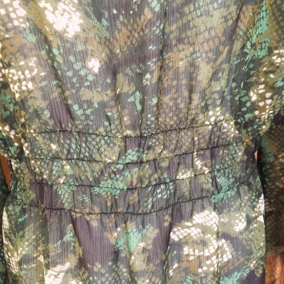 Mix-It Pretty sheer snakeskin print blouse Size L - Picture 6 of 7